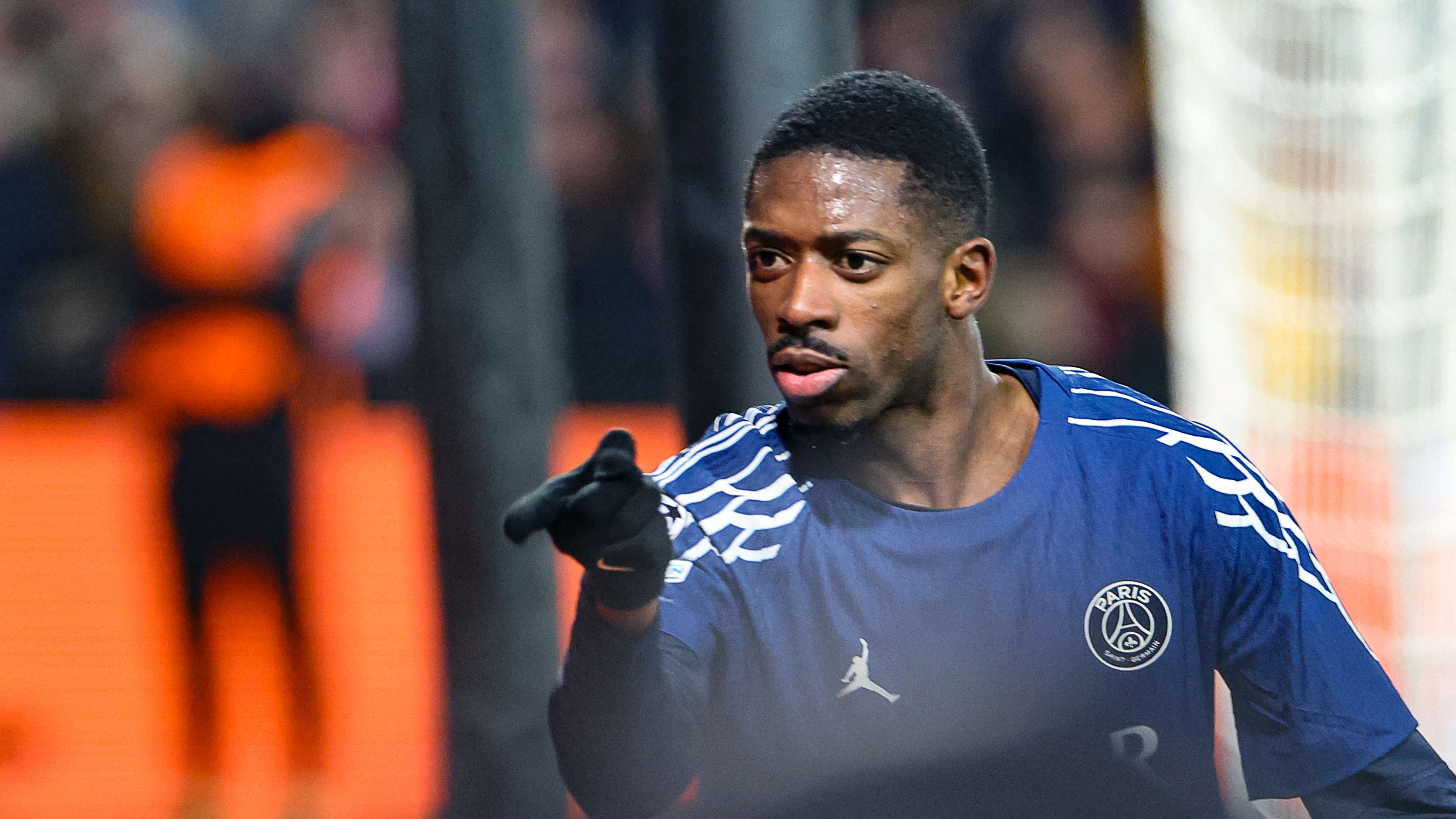 曼联对拜仁拒绝引进德里赫特和马兹拉维的报价感到震惊